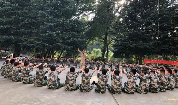 西馳電氣2019銷售中心年中會議暨團(tuán)隊拓展活動圓滿結(jié)束(圖6)