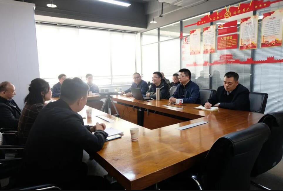 西馳電氣攜手老電工，戰(zhàn)略合作，共謀發(fā)展！(圖1)