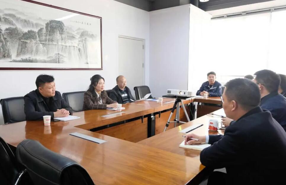 西馳電氣攜手老電工，戰(zhàn)略合作，共謀發(fā)展！(圖3)